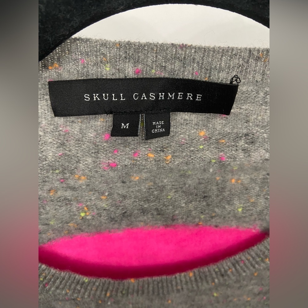 Skull Cashmere Gray Sweater with Pink Skull - Picture 4 of 7